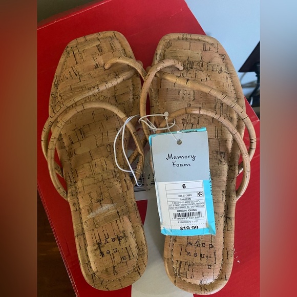 NWT A New Day™ Women's Leon Slide Sandals Tan Size 6 - Picture 2 of 3